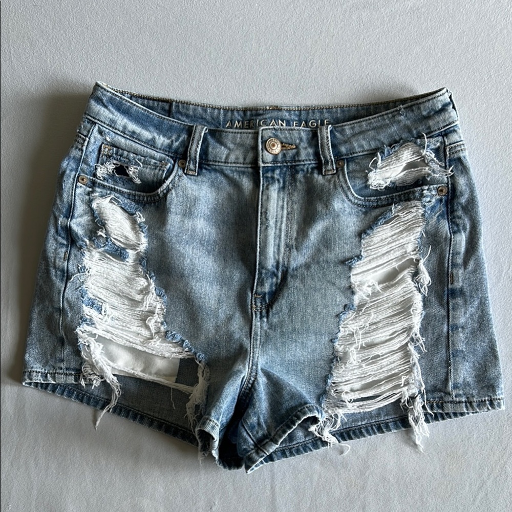 American Eagle Outfitters Light Blue Distressed Jean Shorts Size 8